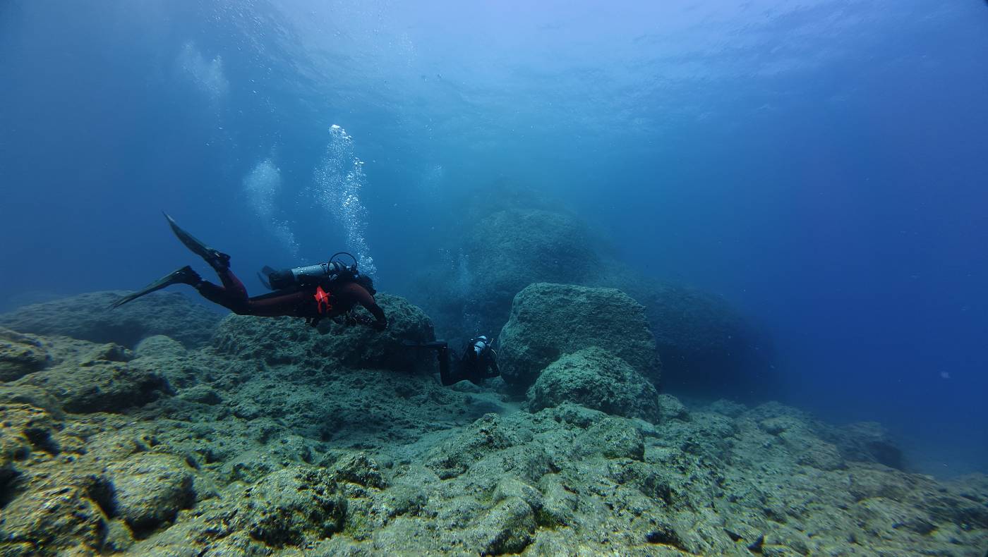 Ukázky barev z akční kamery DJI Osmo Action 5 PRO - mělká voda