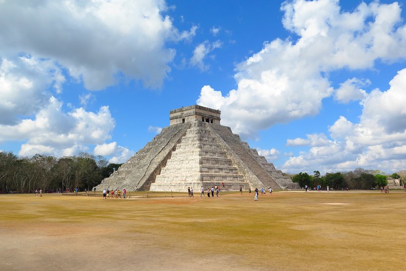 Chichén Itzá, Temple of Kukulkan, height 35 meters