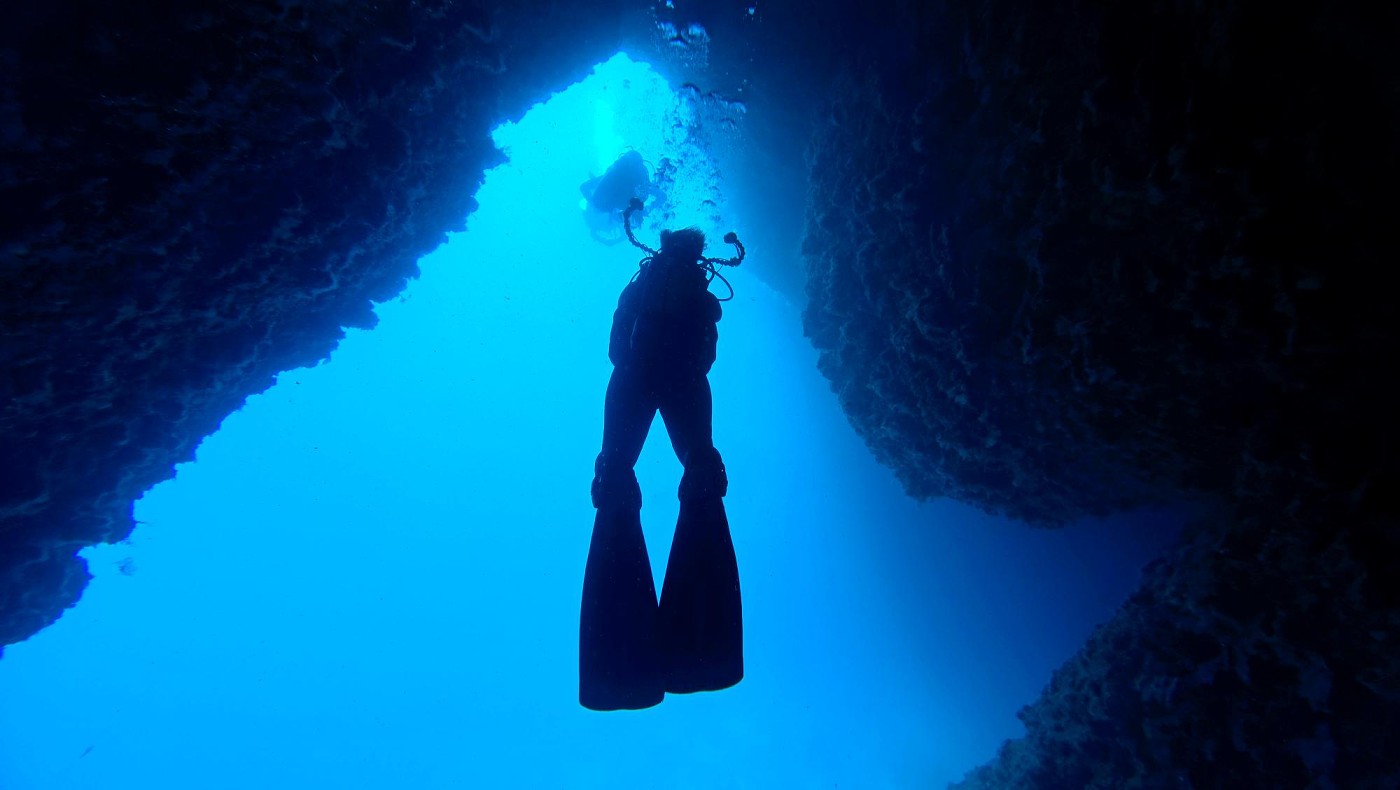 Jeskyně u Lindosu, potápění v nich bylo nádherné